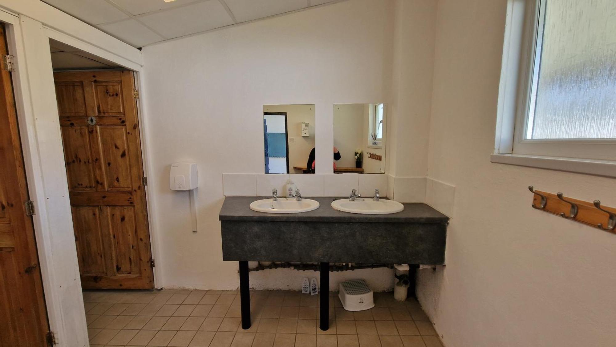 Dinas Hotel Llanbedr  Bagian luar foto